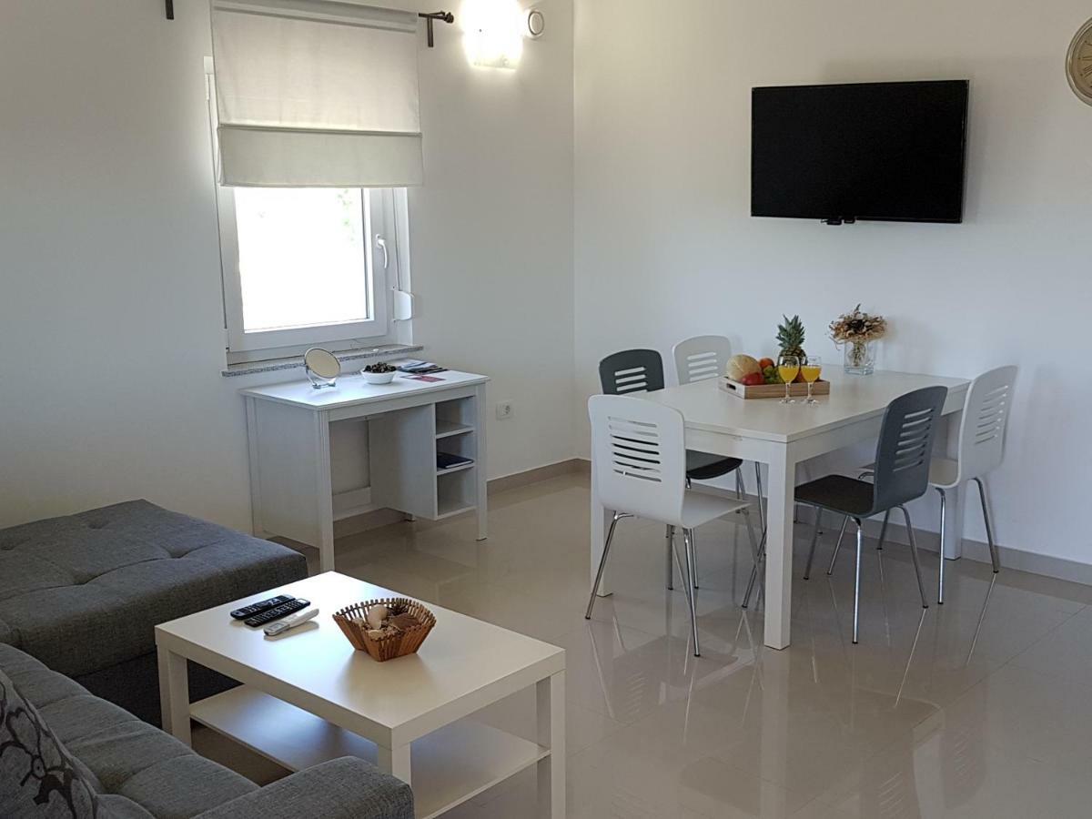 Apartments Zanic With Private Swimming Pool And Sea View Стариград-Пакленица Экстерьер фото